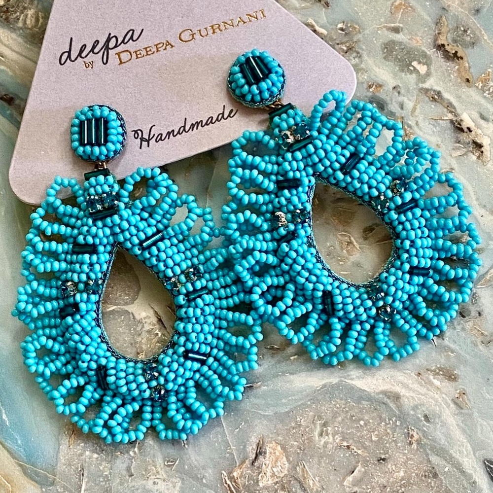 NWT Deepa Gurnani Beaded Ruffled Chandeliers - Picture 4 of 15